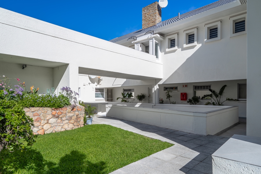 1 Bedroom Property for Sale in Camps Bay Western Cape